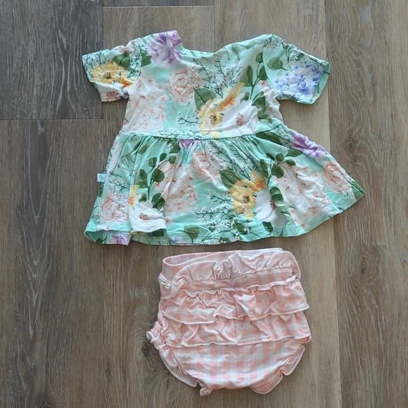 Posh Peanut Baby Short Sleeve Peplum Ruffles Bummie Set - Picture 3 of 3